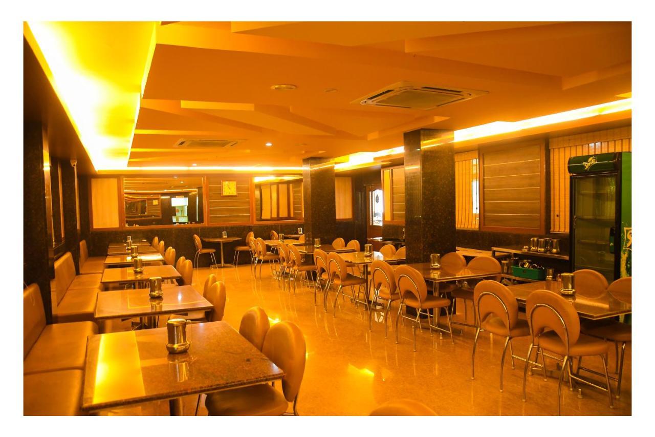 Hotel Sr Tiruchendur Tiruchchendūr Exteriör bild