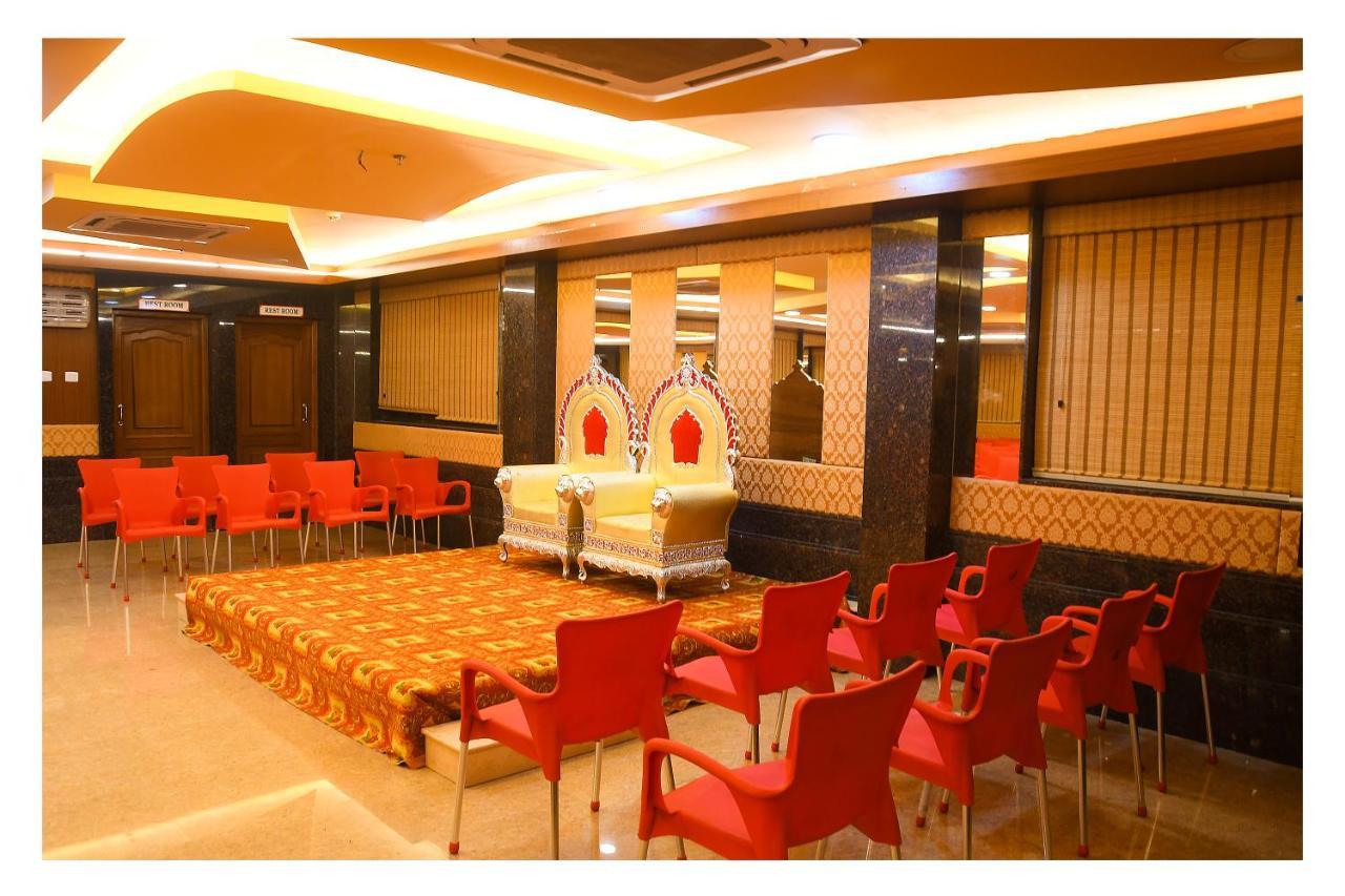 Hotel Sr Tiruchendur Tiruchchendūr Exteriör bild