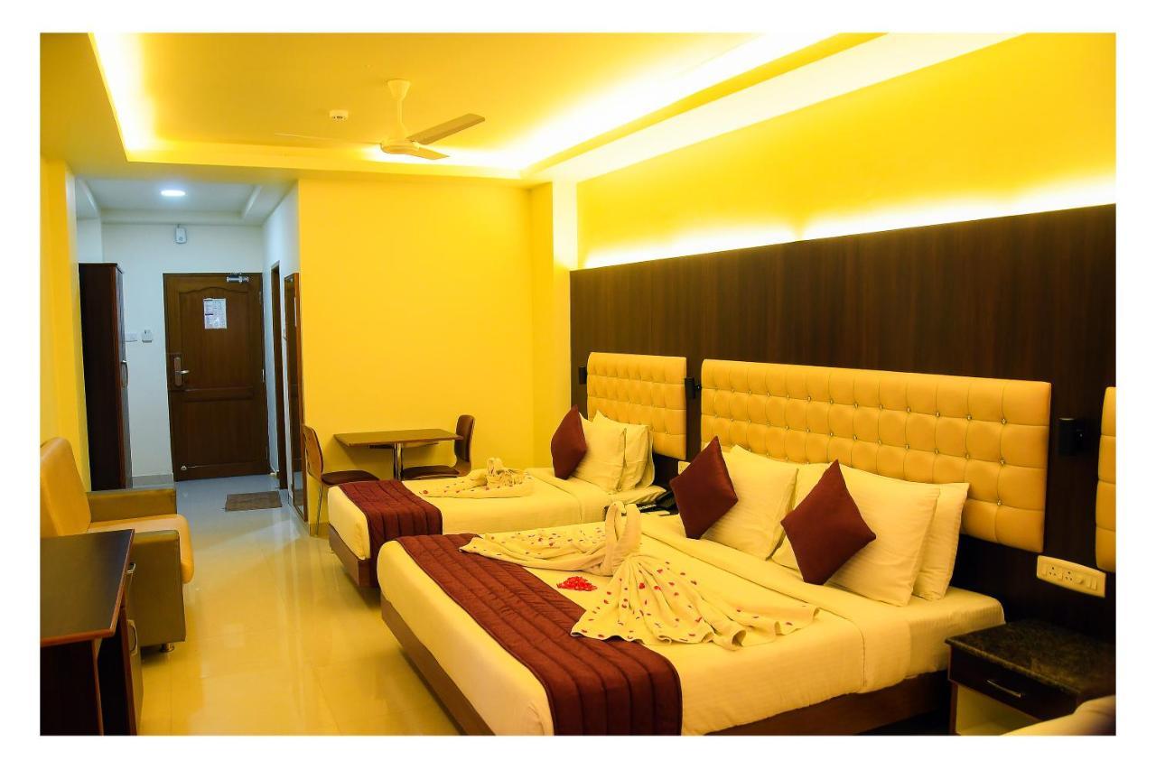 Hotel Sr Tiruchendur Tiruchchendūr Exteriör bild