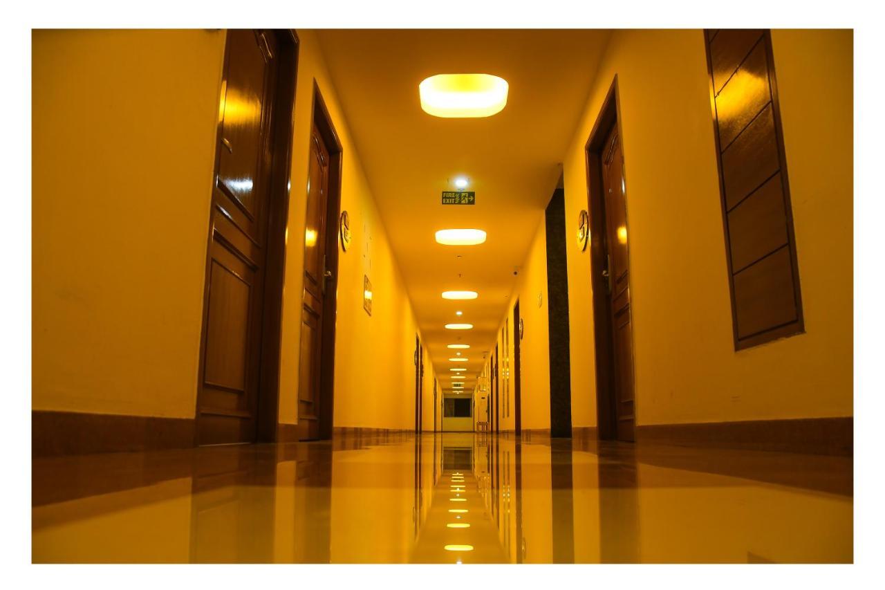 Hotel Sr Tiruchendur Tiruchchendūr Exteriör bild