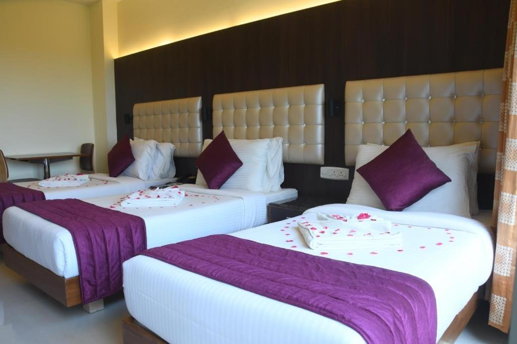 Hotel Sr Tiruchendur Tiruchchendūr Exteriör bild