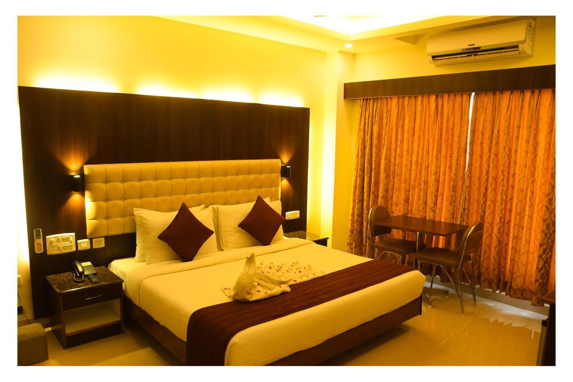 Hotel Sr Tiruchendur Tiruchchendūr Exteriör bild
