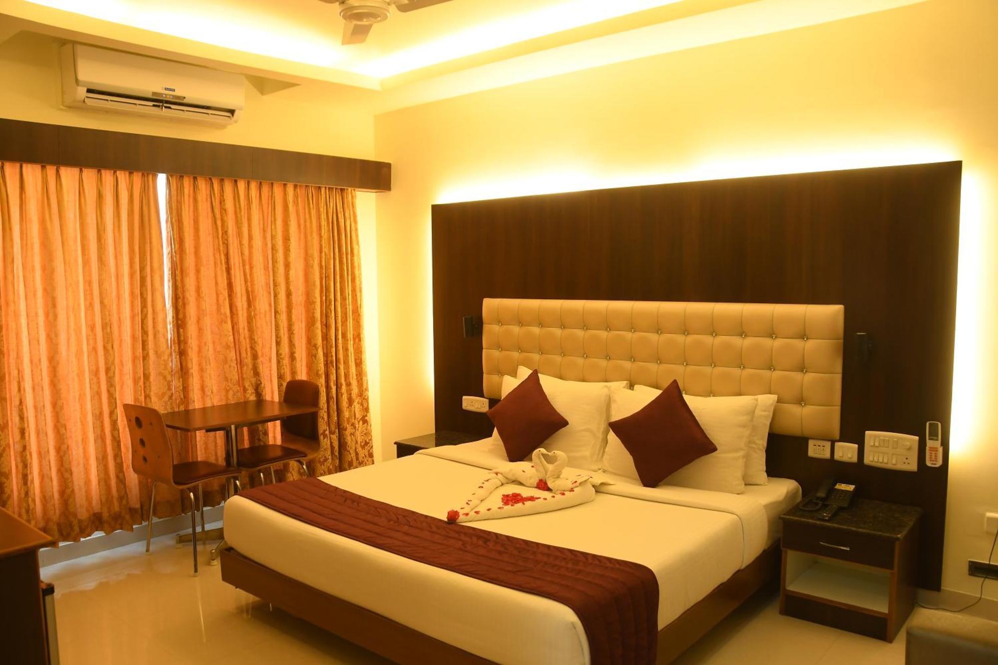Hotel Sr Tiruchendur Tiruchchendūr Exteriör bild