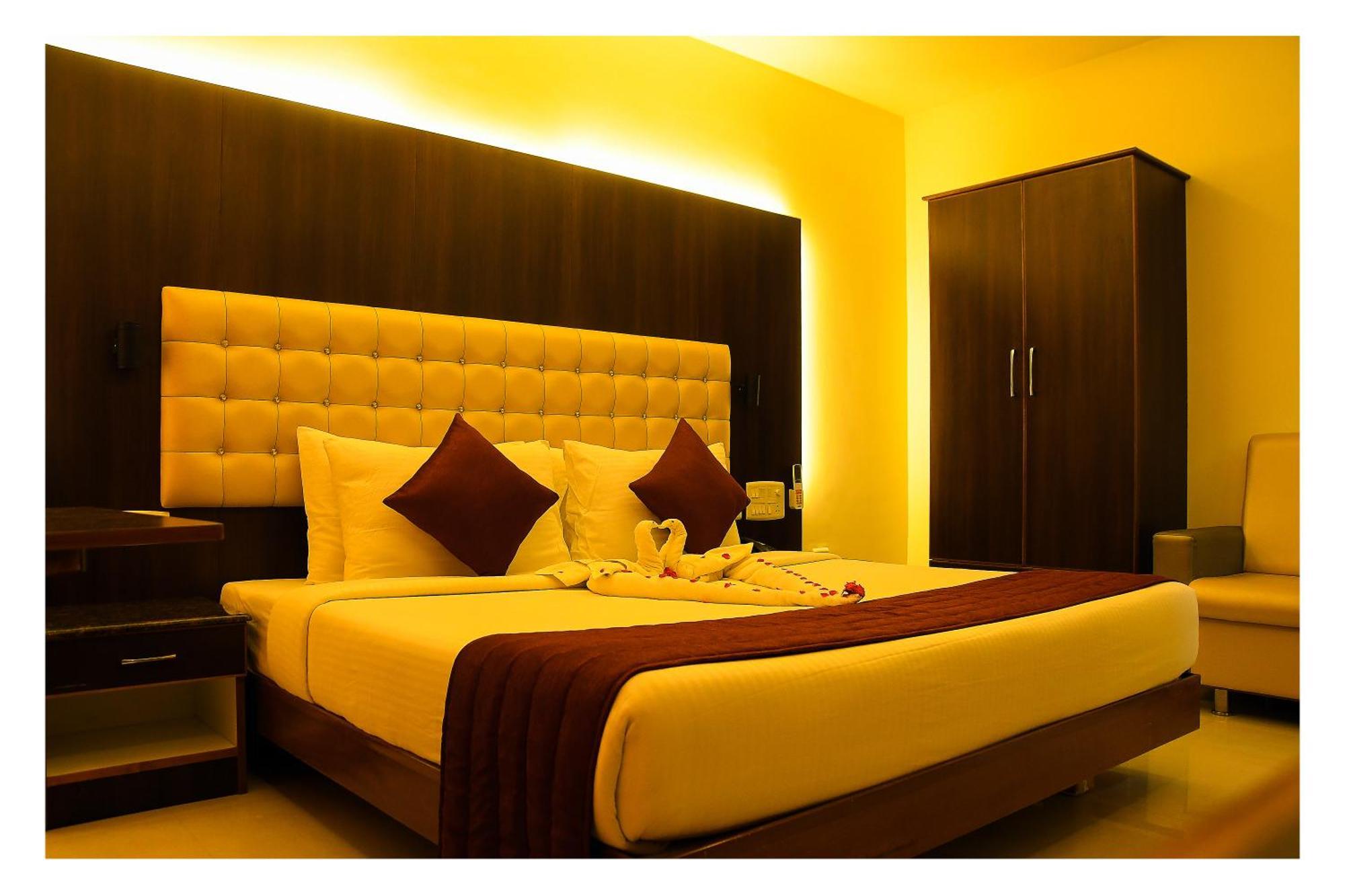 Hotel Sr Tiruchendur Tiruchchendūr Exteriör bild